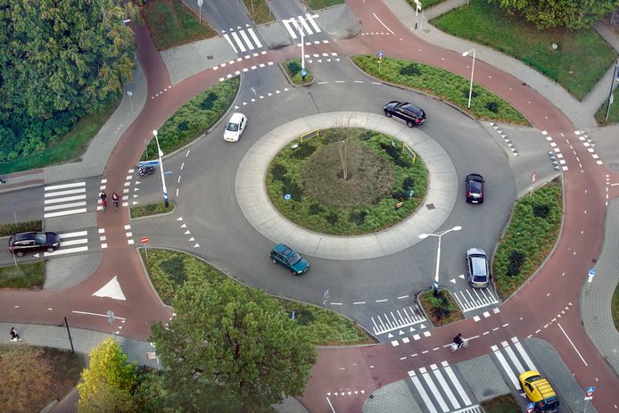 fietsers voorrang rotonde